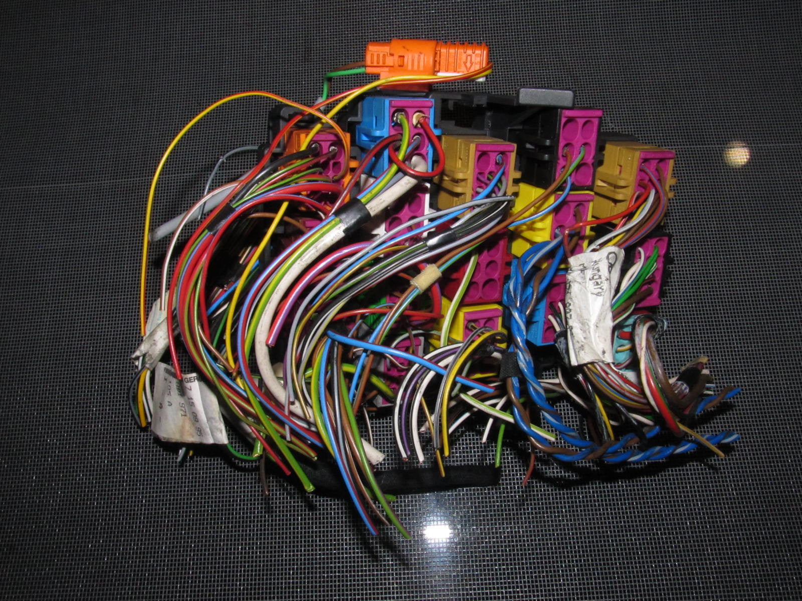 96-01 Audi A4 2.8L V6 OEM Fuse Box Wiring Harness