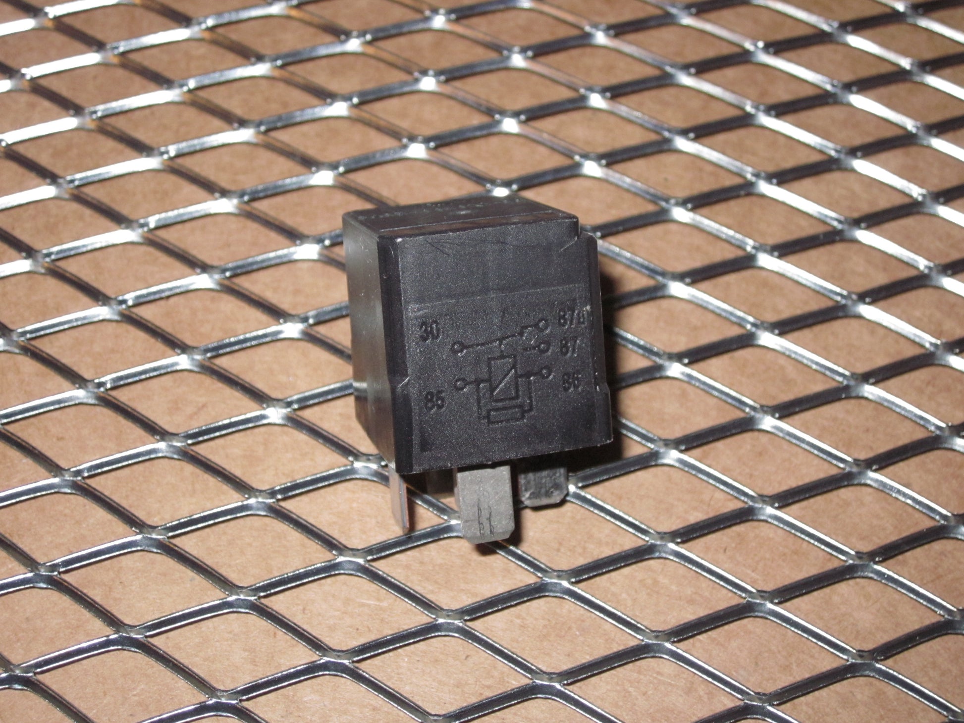 Ford Relay F0AB-14B192-AA