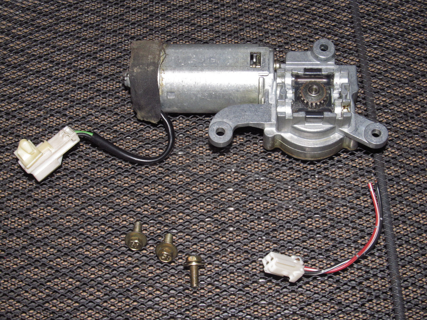 97 98 99 Mitsubishi Eclipse OEM Sunroof Motor