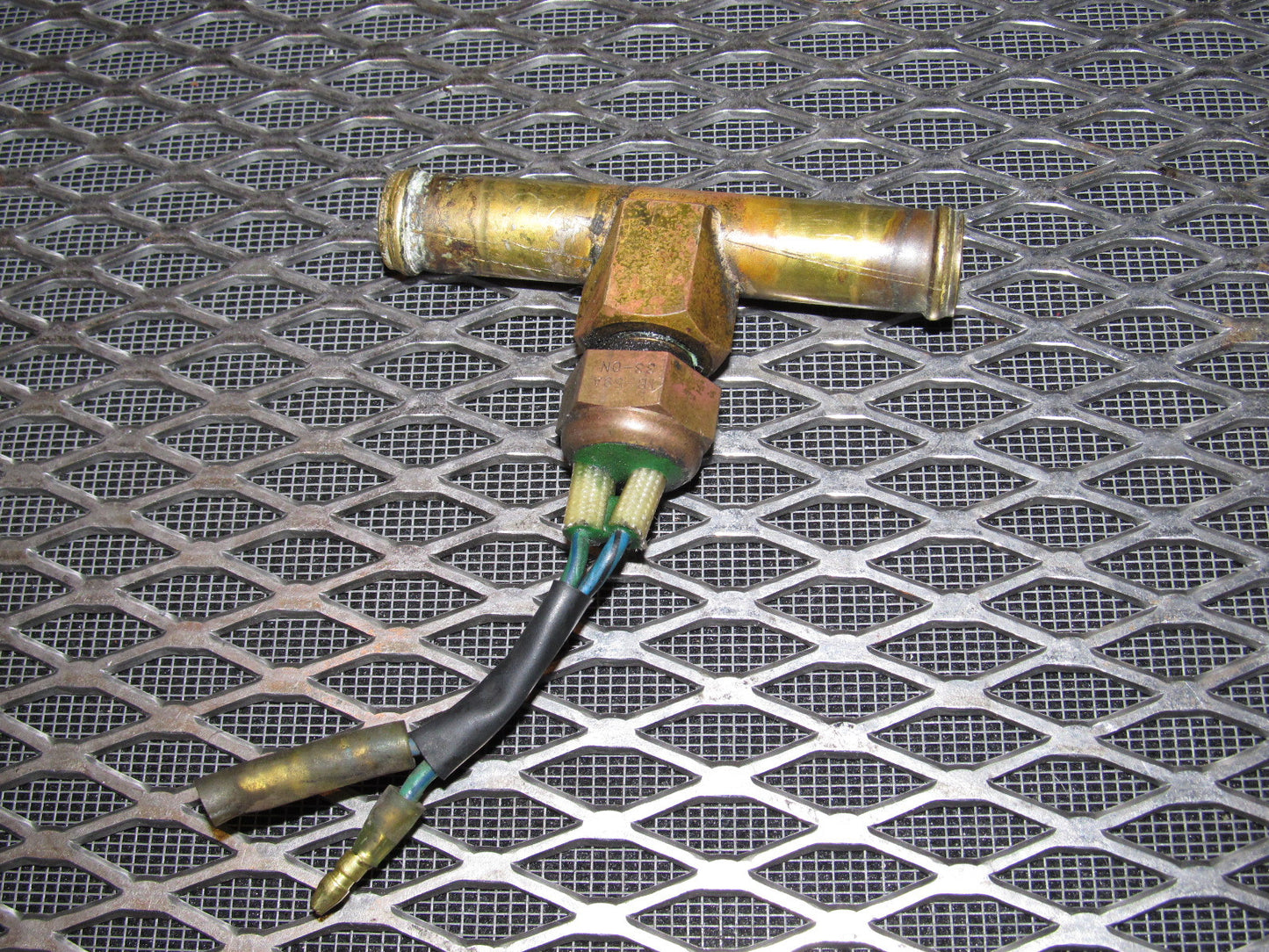 81 82 83 Datsun 280zx OEM Heater Core Adapter & Temperature Sensor