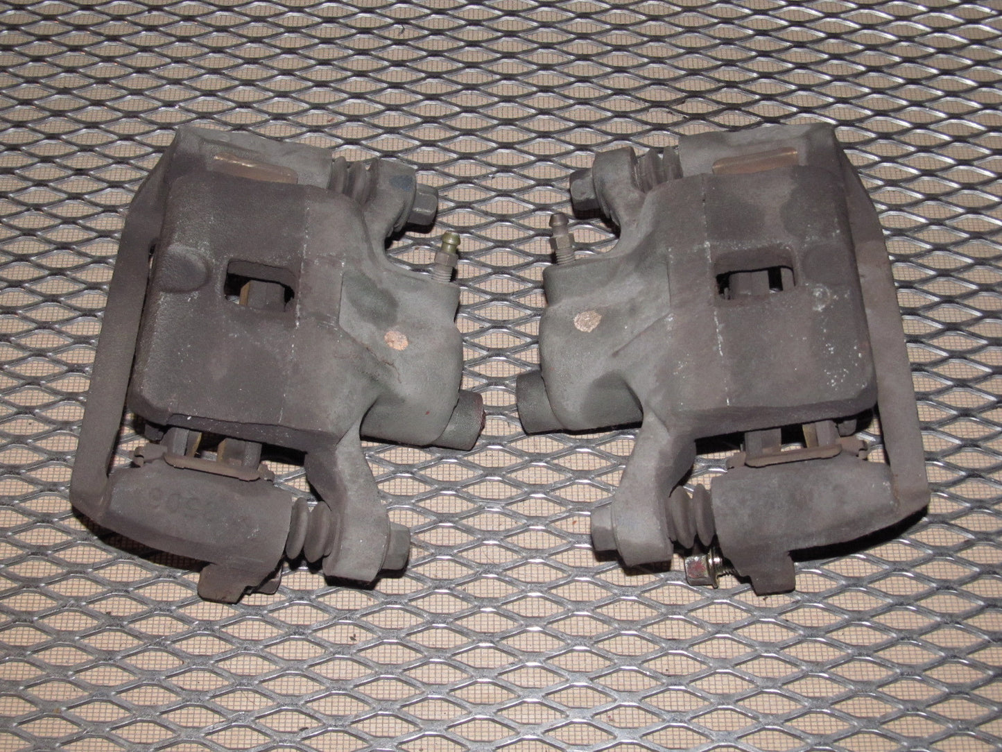 97 98 99 Mitsubishi Eclipse OEM Rear Brake Caliper Set