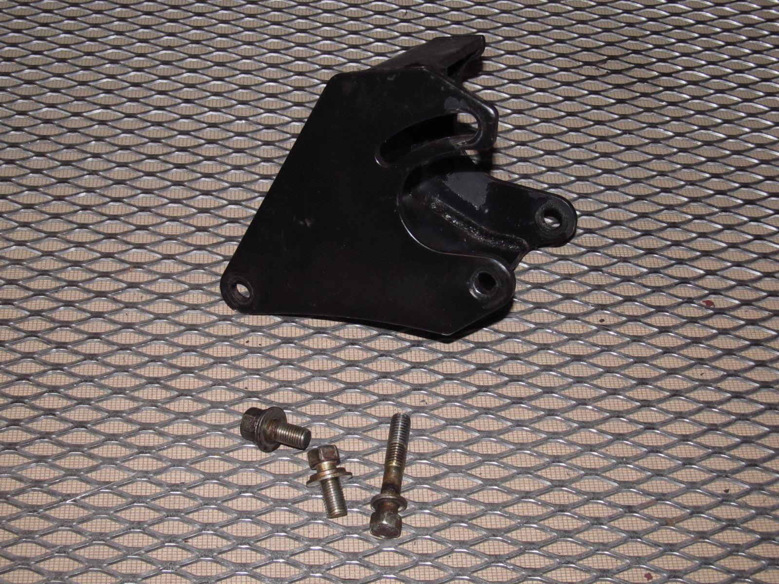 97 98 99 Mitsubishi Eclipse OEM Power Steering Pump Bracket - NA 2.0L