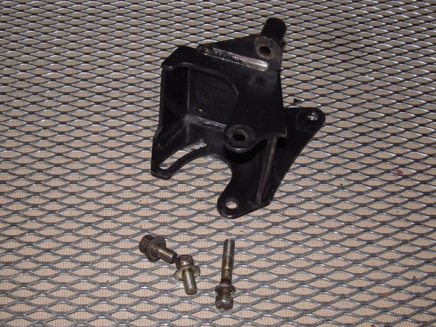 97 98 99 Mitsubishi Eclipse OEM Power Steering Pump Bracket - NA 2.0L