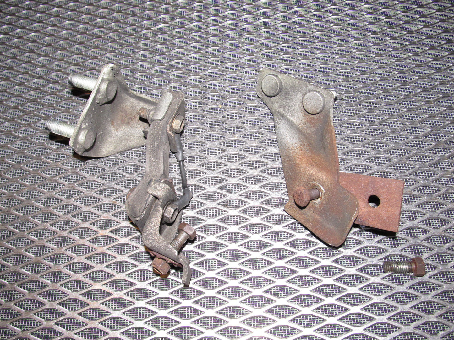 81 82 83 Datsun 280zx OEM Muffler Mount & Bracket