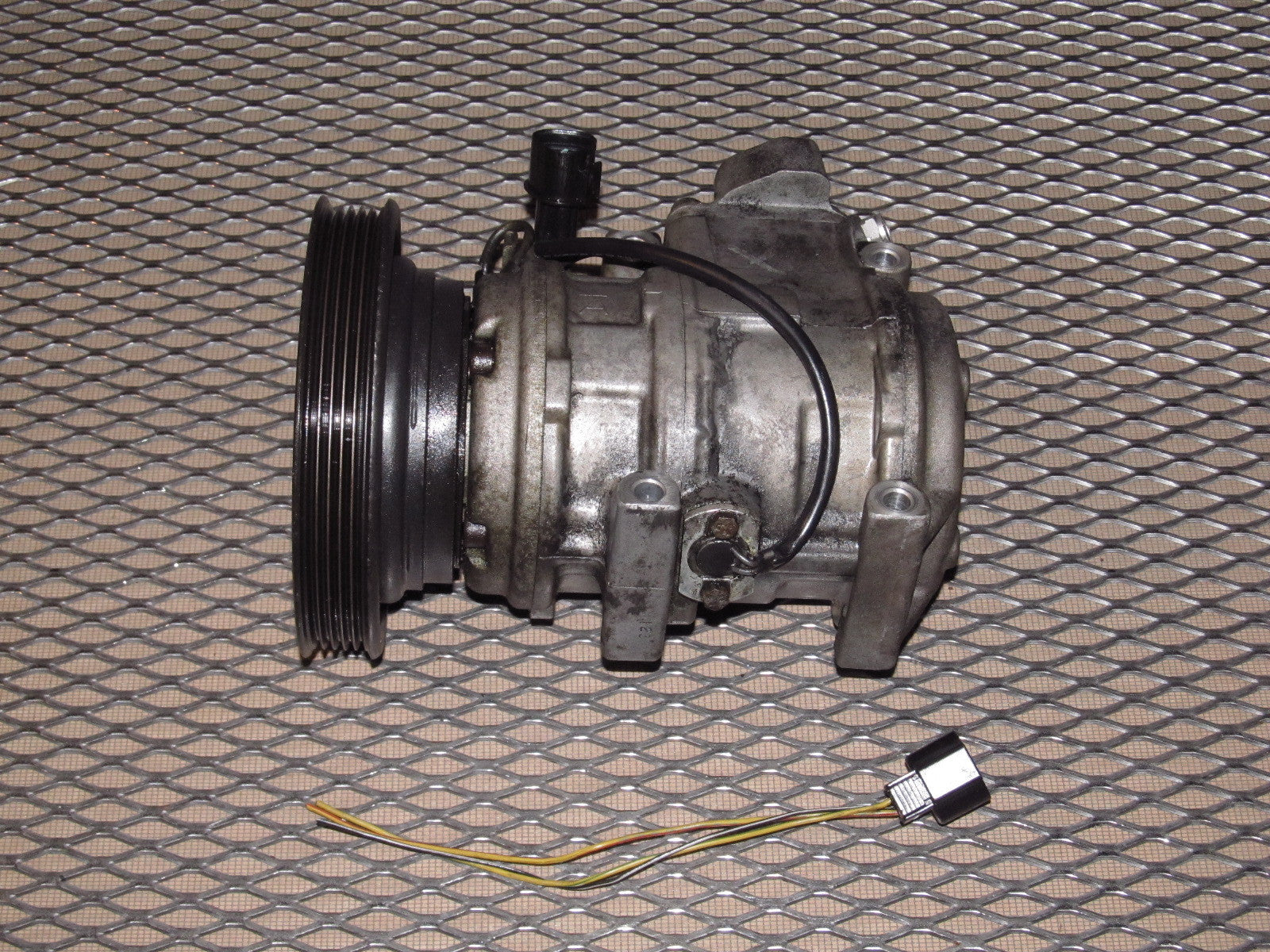 97 98 99 Mitsubishi Eclipse OEM A/C Compressor & Clutch - NA 2.0L